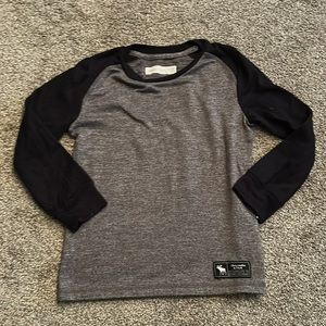 Gently used boy Abercrombie kids soft Henley tee long sleeve